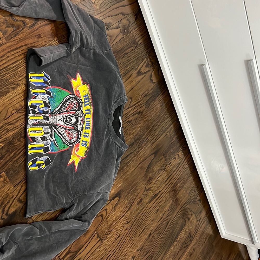 grey cropped graphic long sleeve